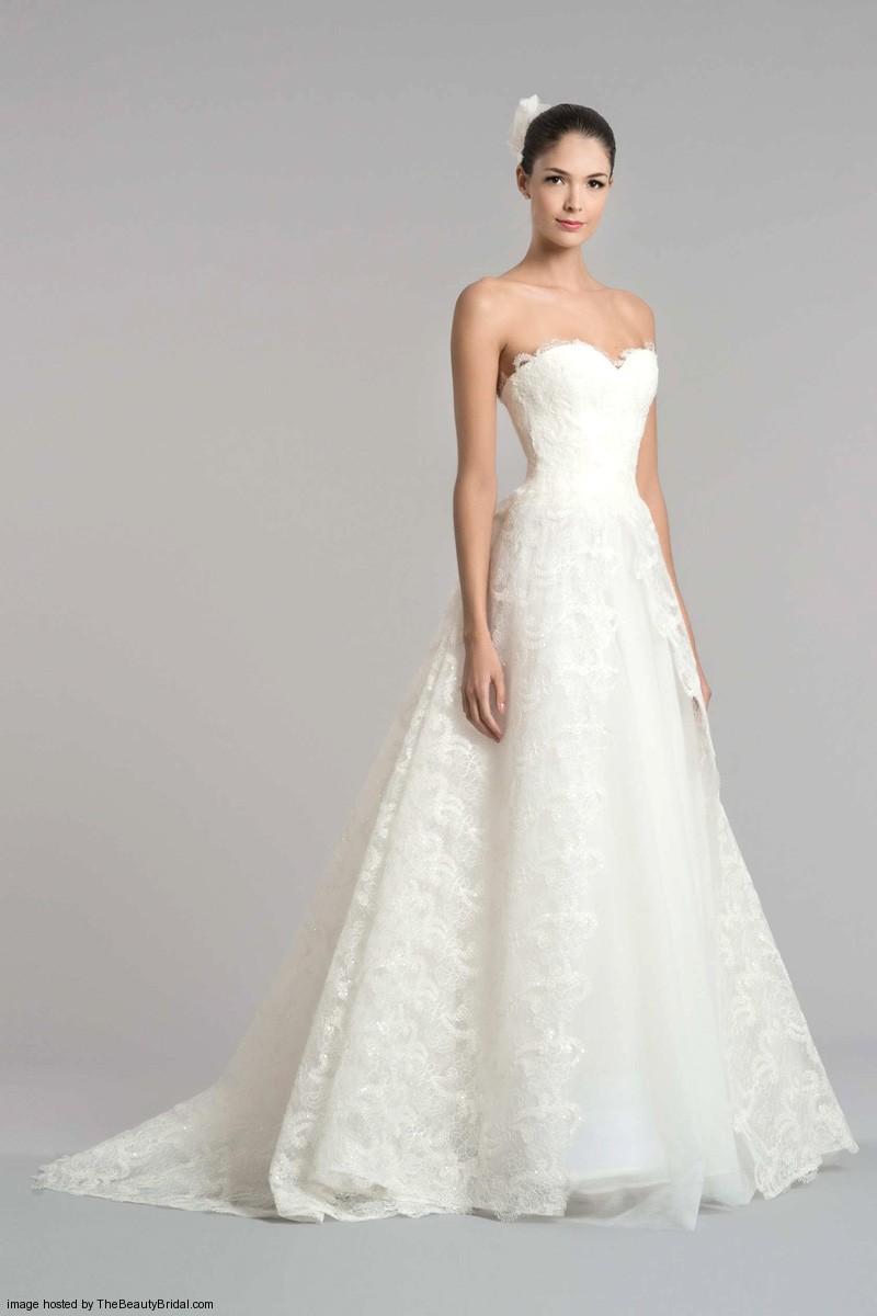 Carolina Herrera Fall 2015 lace tulle ball gown wedding dress with a sweetheart neckline