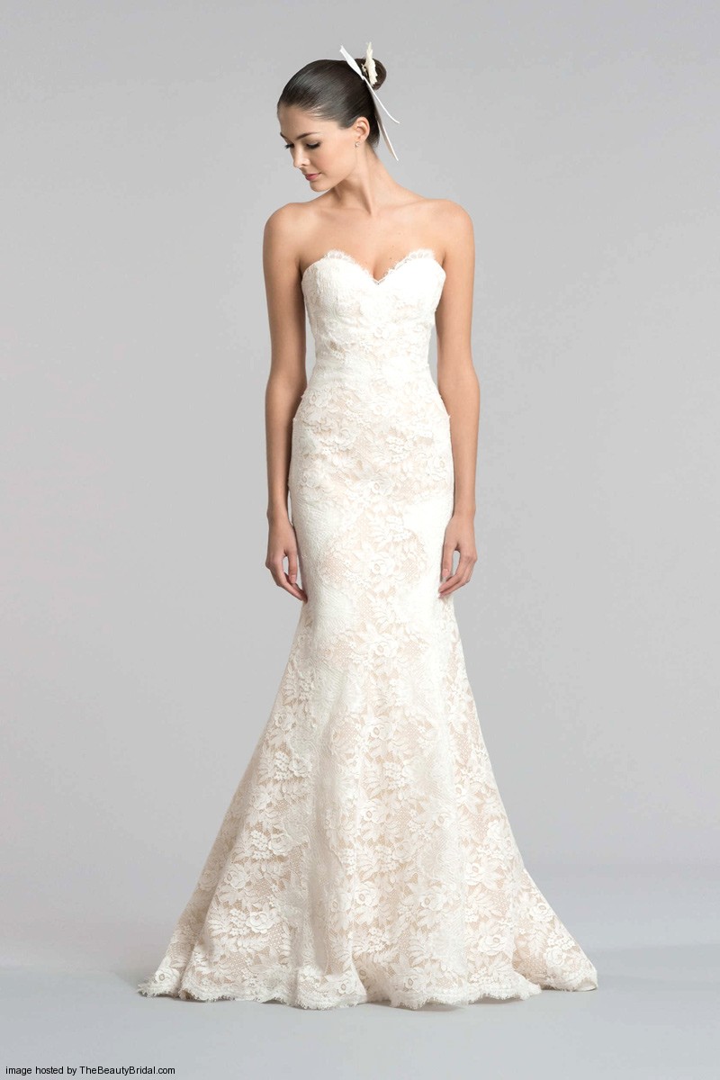 Carolina Herrera Fall 2015 peach lace strapless mermaid bridal dress with sweetheart neckline