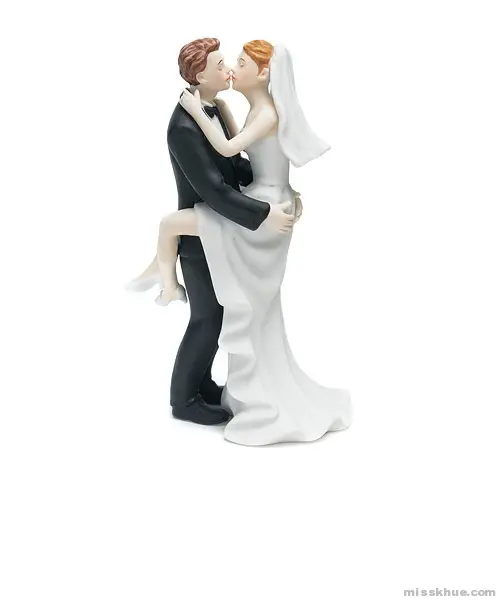 Kissing Couple Cake Topper