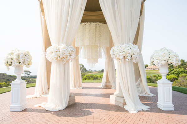 Stunning wedding decoration 600x399 1